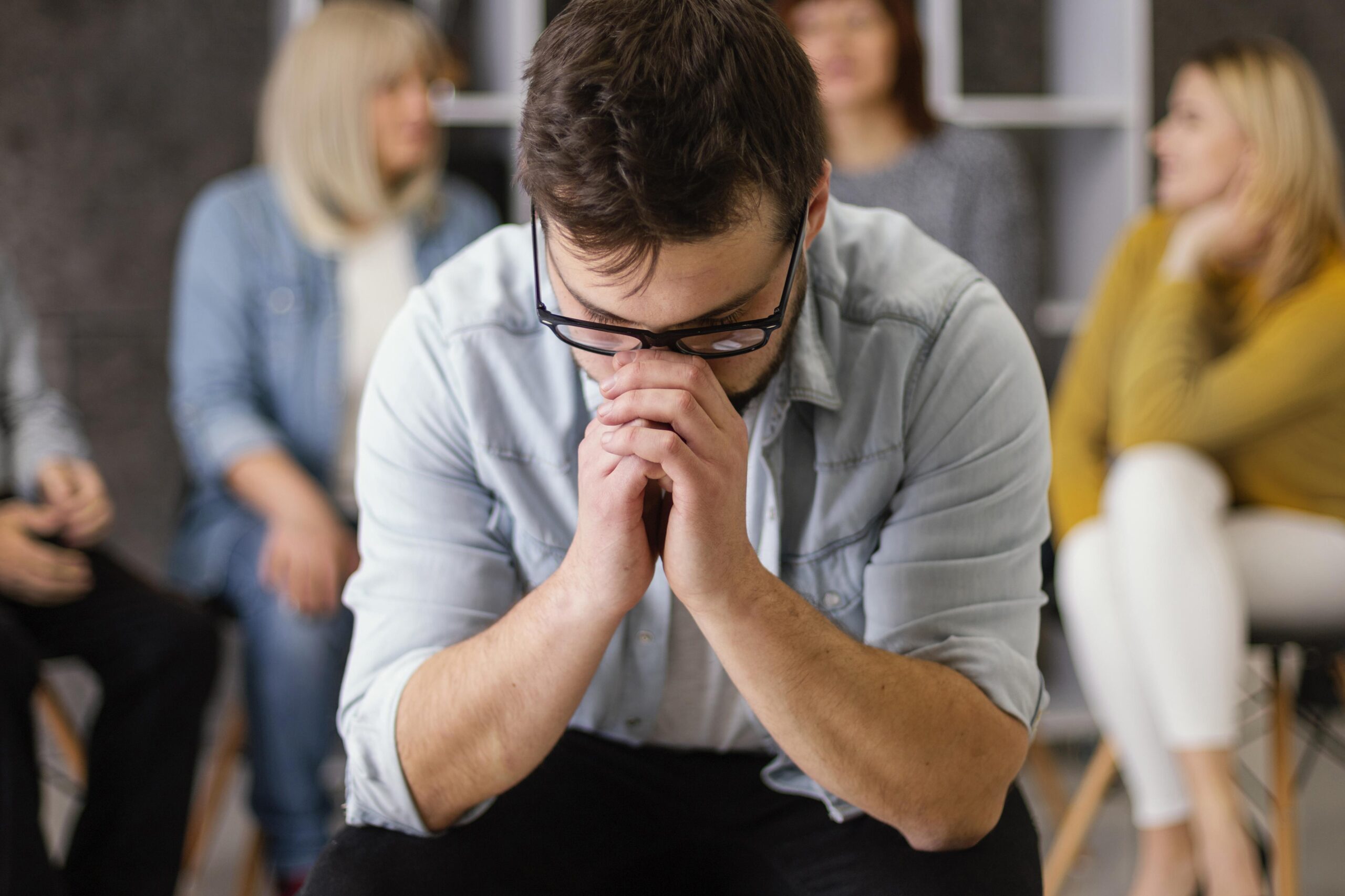 Reziliența în fața pierderii: cum ne deblocăm resursele interioare în momente de dezechilibru profesional