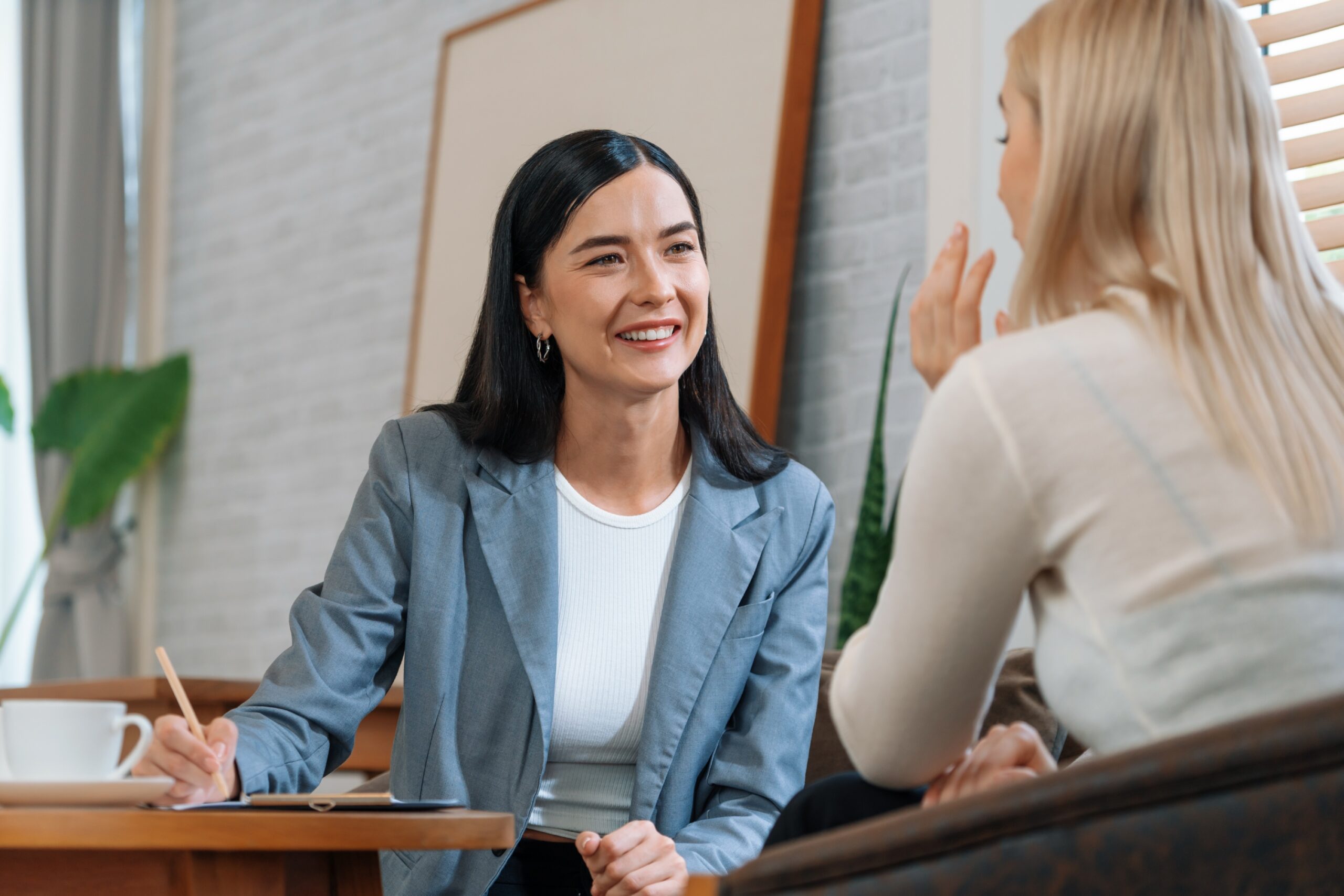 Cum îți poate schimba viața un terapeut consilier: de la primii pași la transformare autentică Ce este un terapeut consilier și care este rolul său?