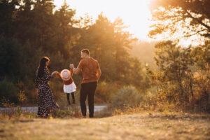 Advice parenting: între susținerea autentică și presiunea perfecțiunii parentale
