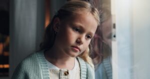 Anxietatea în copilărie: impactul asupra dezvoltării emoționale și modalități eficiente de gestionare