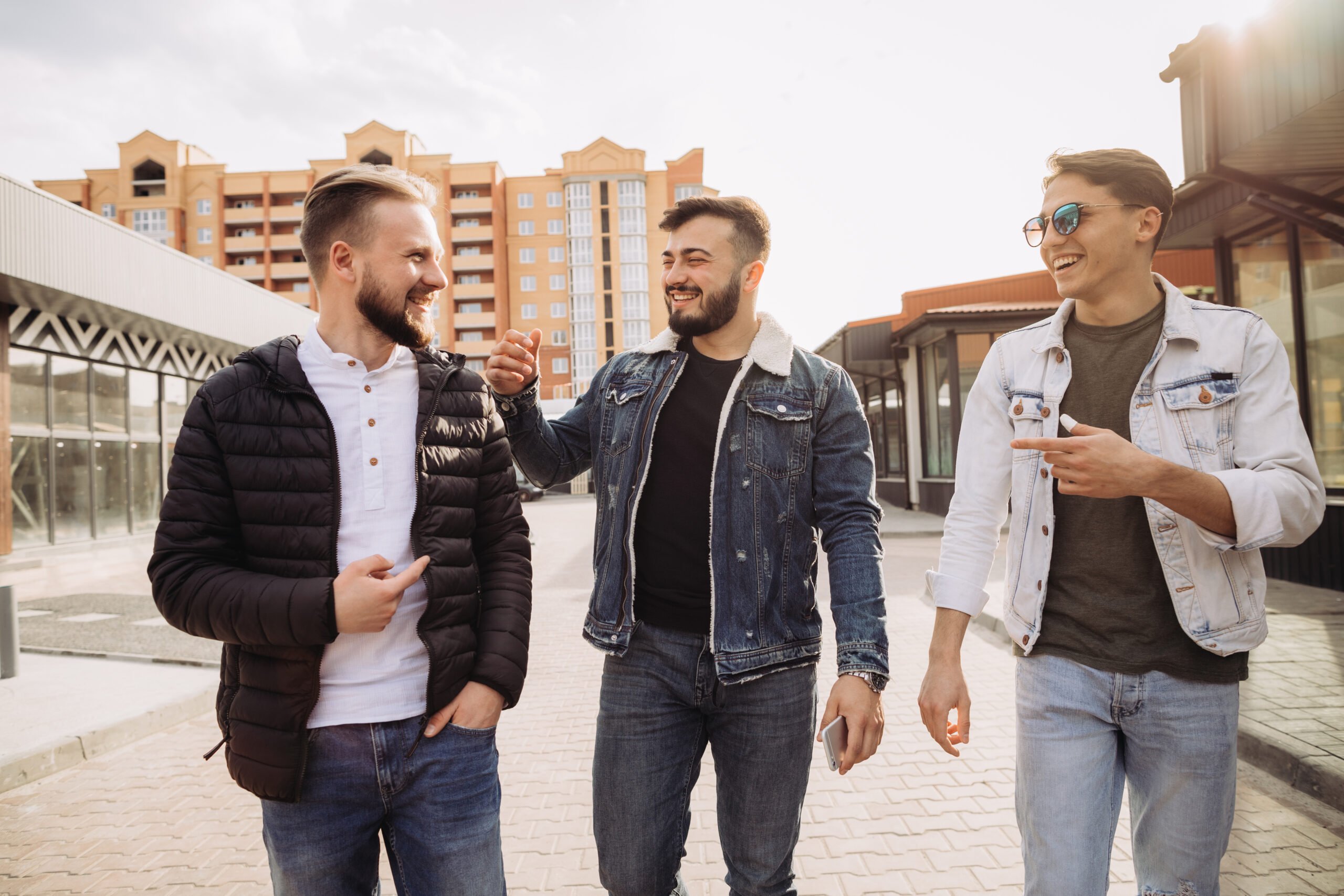 Argumente pro: de ce prietenia masculină protejează sănătatea mintală
