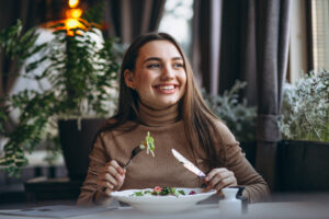 Dieta stresului: cum ne influențează alimentația reacțiile emoționale și echilibrul psihologic