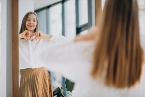 Cum te ajută psihoterapia să îți crești stima de sine și să ai relații sănătoase