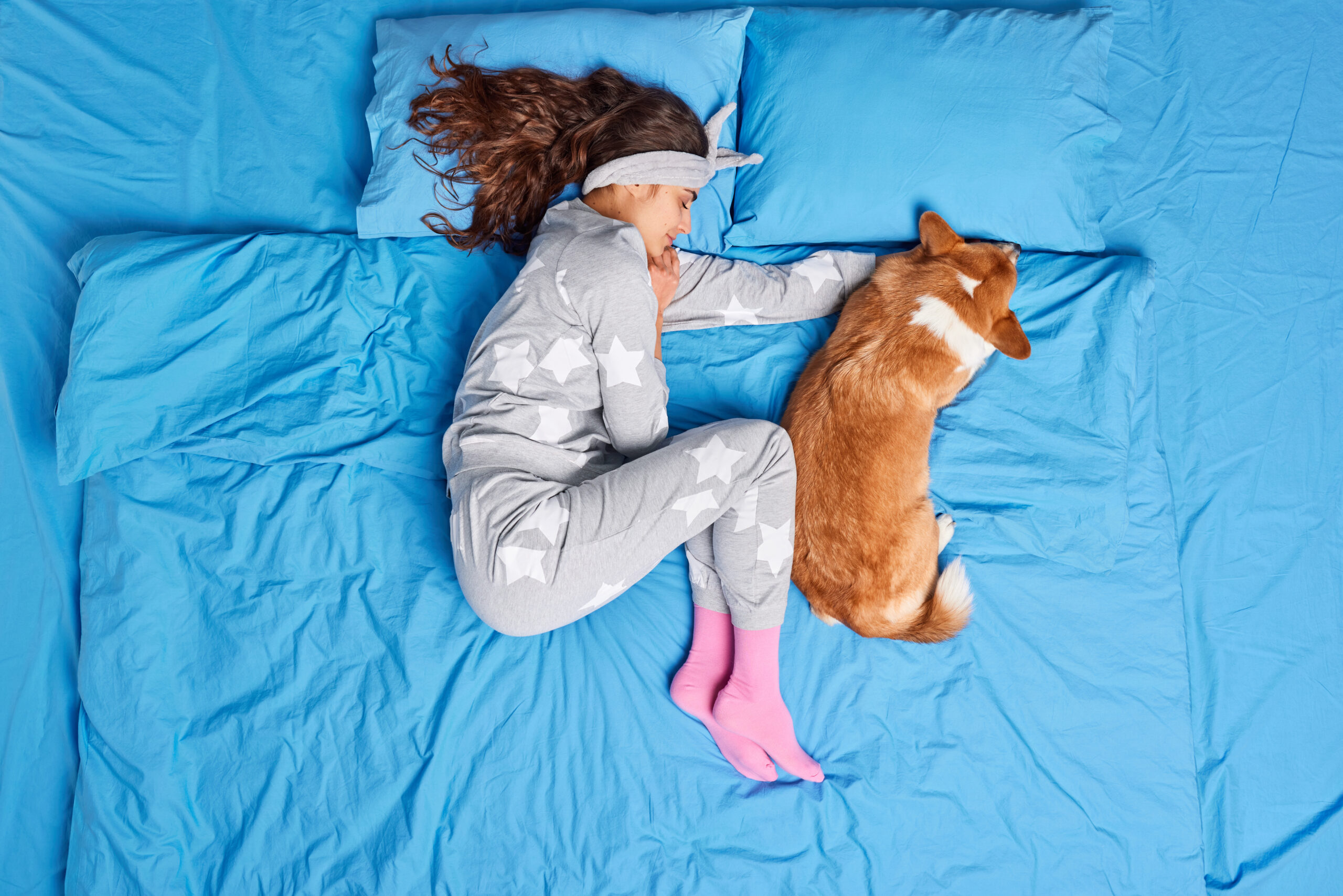 Somnul adolescentului: de ce să-l lași să doarmă mai mult în weekend