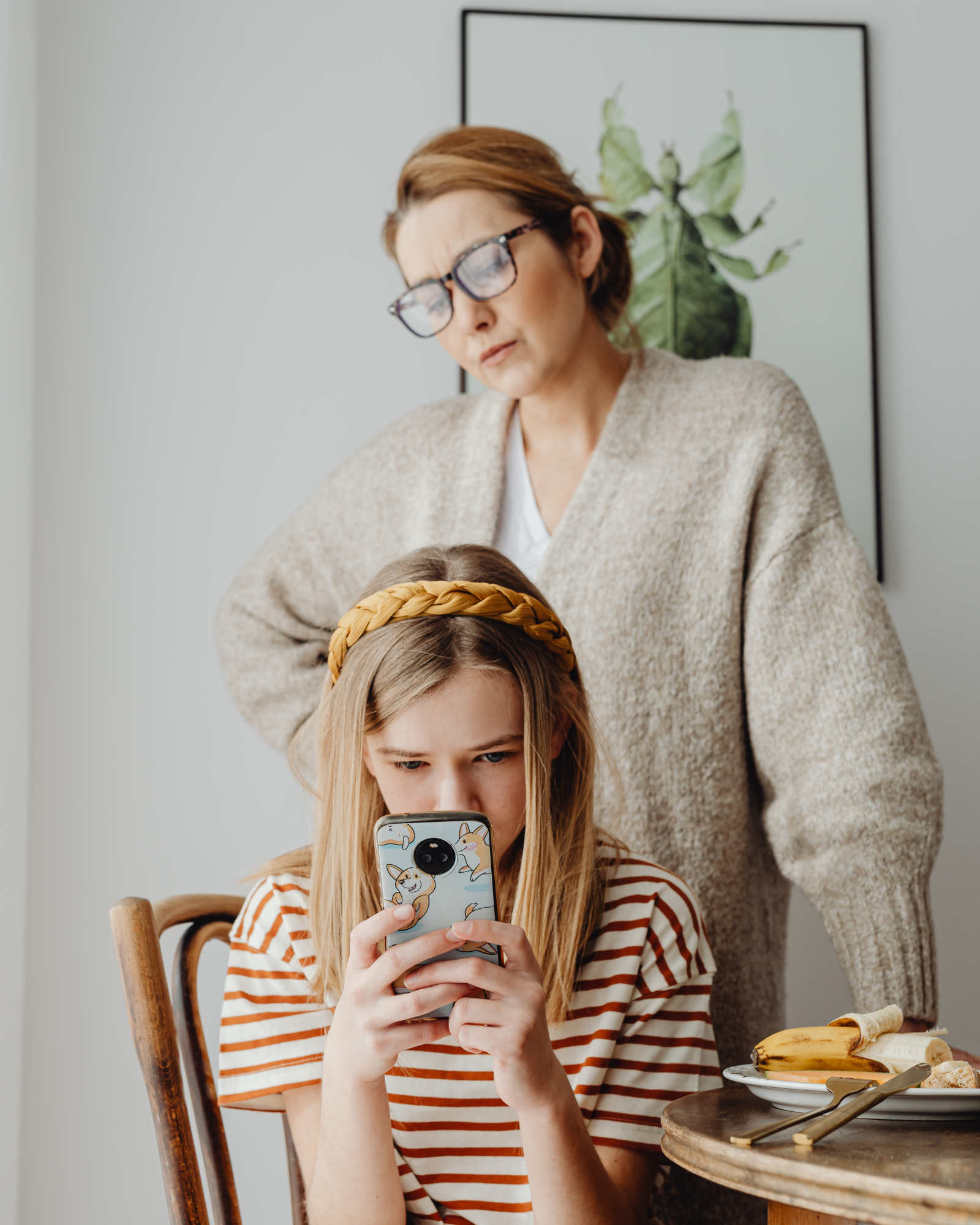 Dialog între părinți și adolescenți, nu luptă pentru control