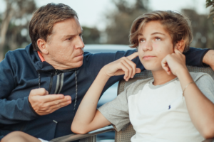 Generația chat și arta compromisului: cum să construiești dialog între părinți și adolescenți