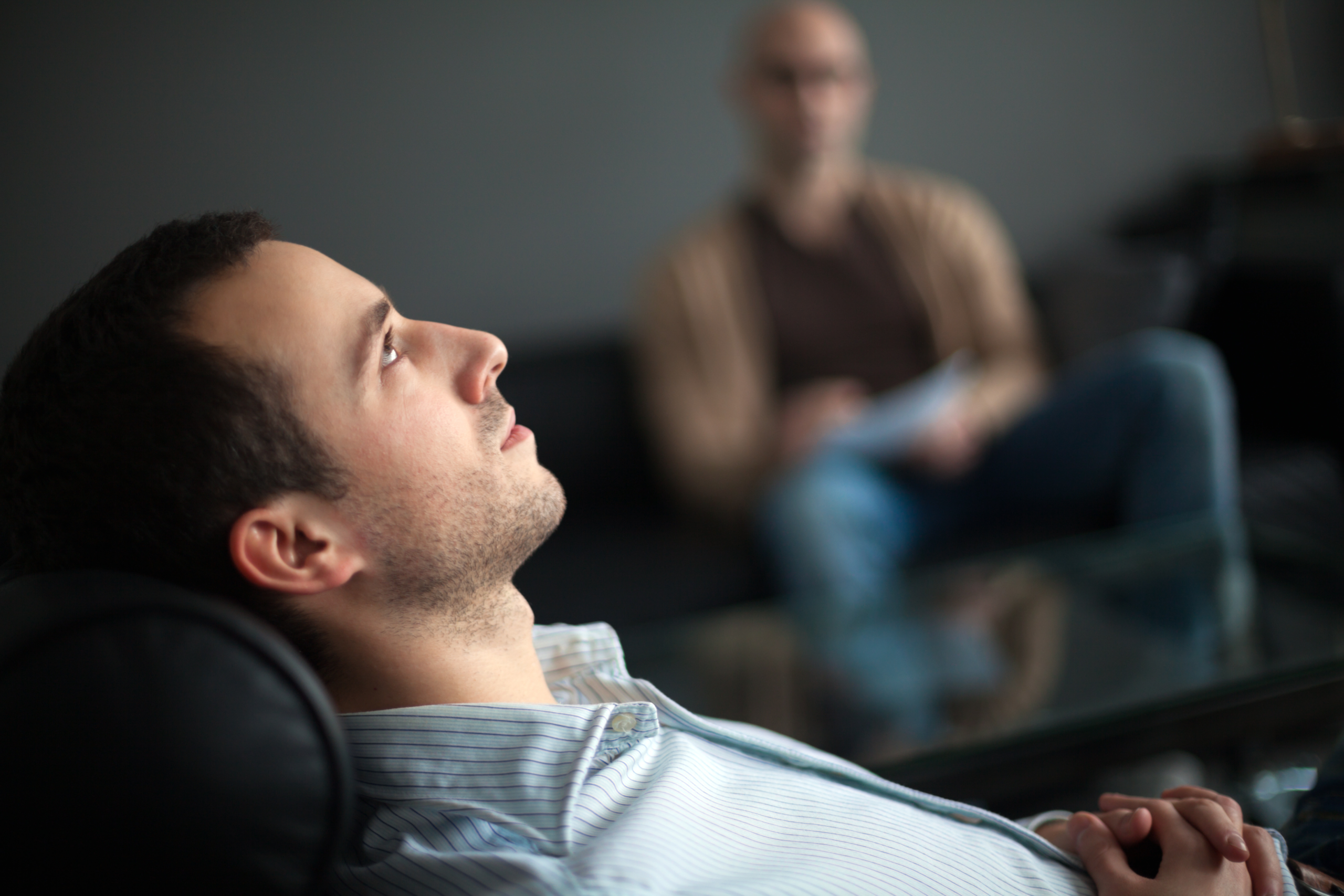 Terapia mentală de la talk therapy la abordări emoționale și somatice